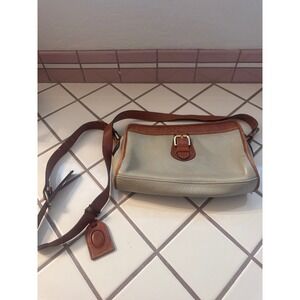 Liz Claiborne Leather Crossbody Shoulder Bag Purse Tan Beige Vintage Designer